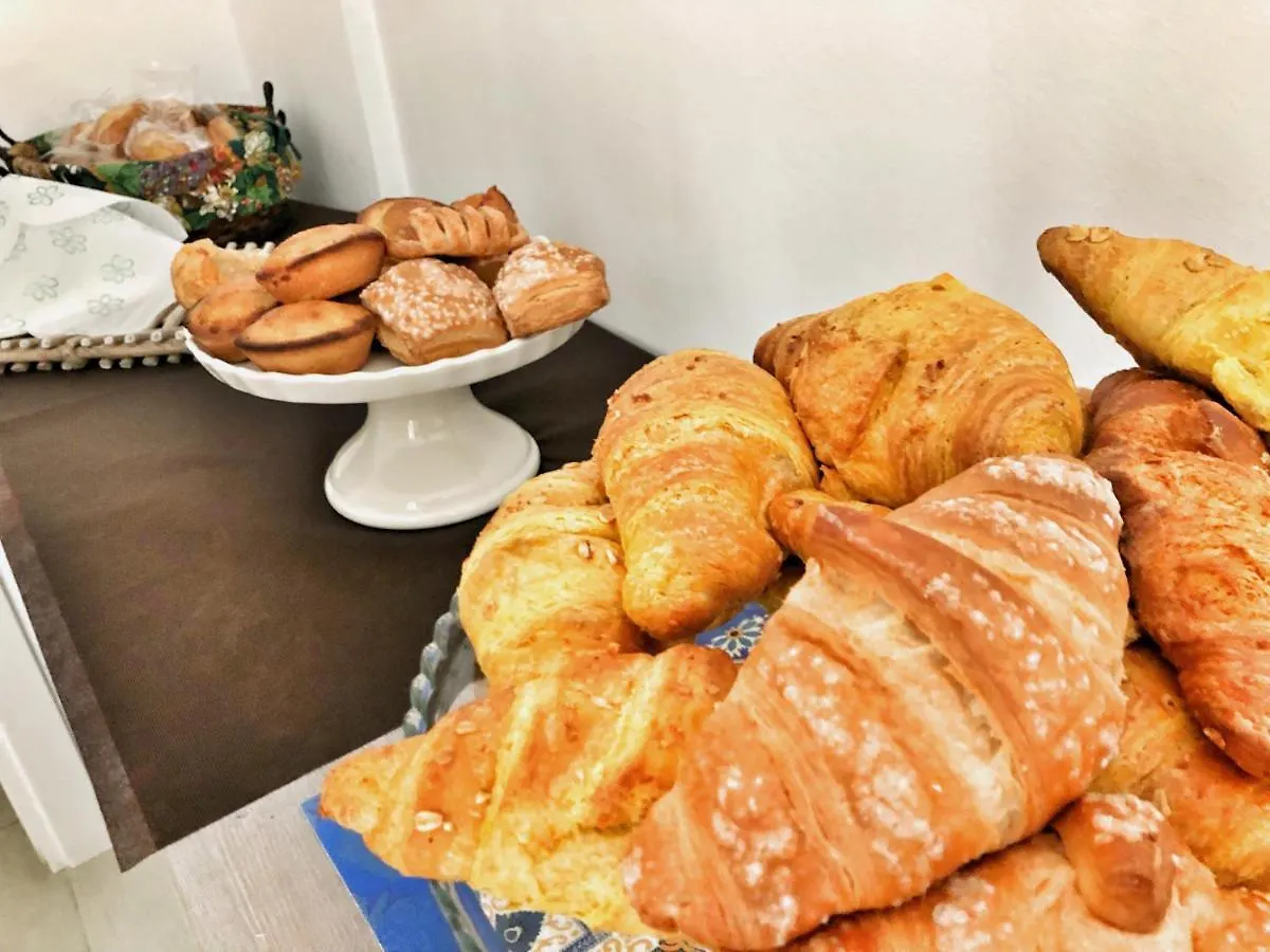Bed and Breakfast Palazzo Salia Lecce 0*,  Italia
