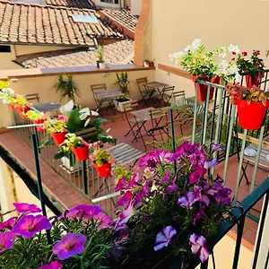  Hostal Emerald Palace Italia